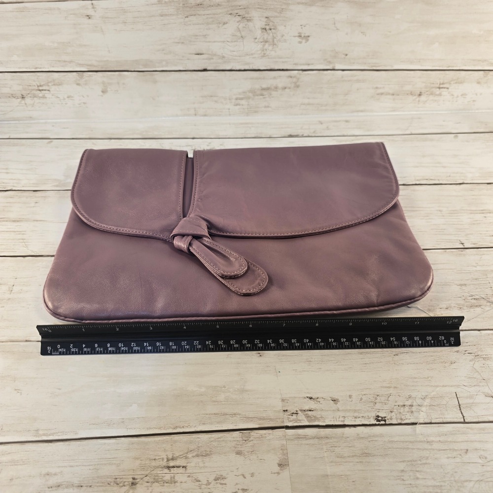 Evan-Picone Vintage Mauve Purple Leather Clutch Bagโ Knotted Split Flap Elegant